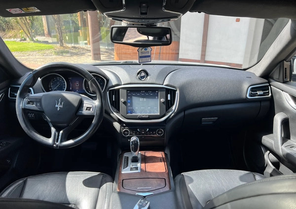 Maserati Ghibli cena 93000 przebieg: 53508, rok produkcji 2014 z Łapy małe 407